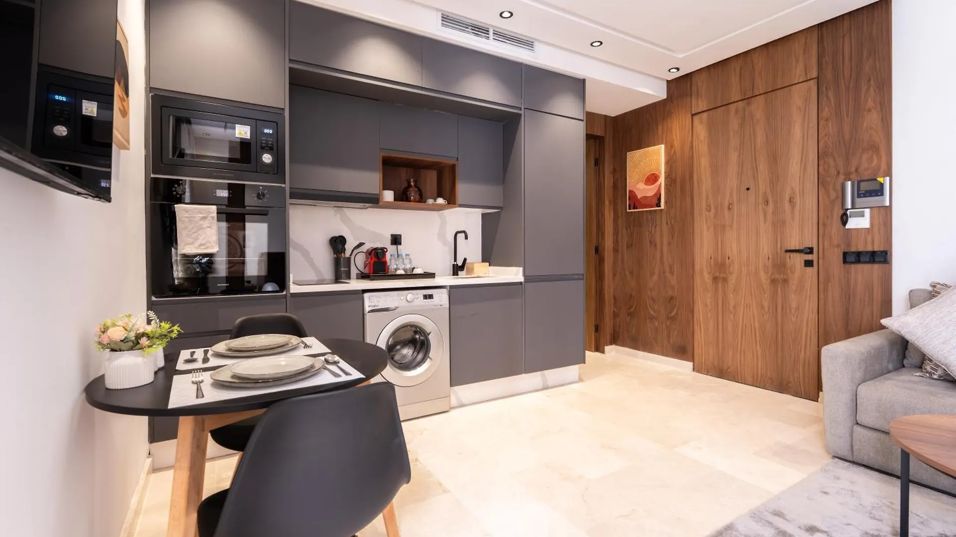Cozy Studio, Maarif Balcony & Private Parking Casablanca Morocco