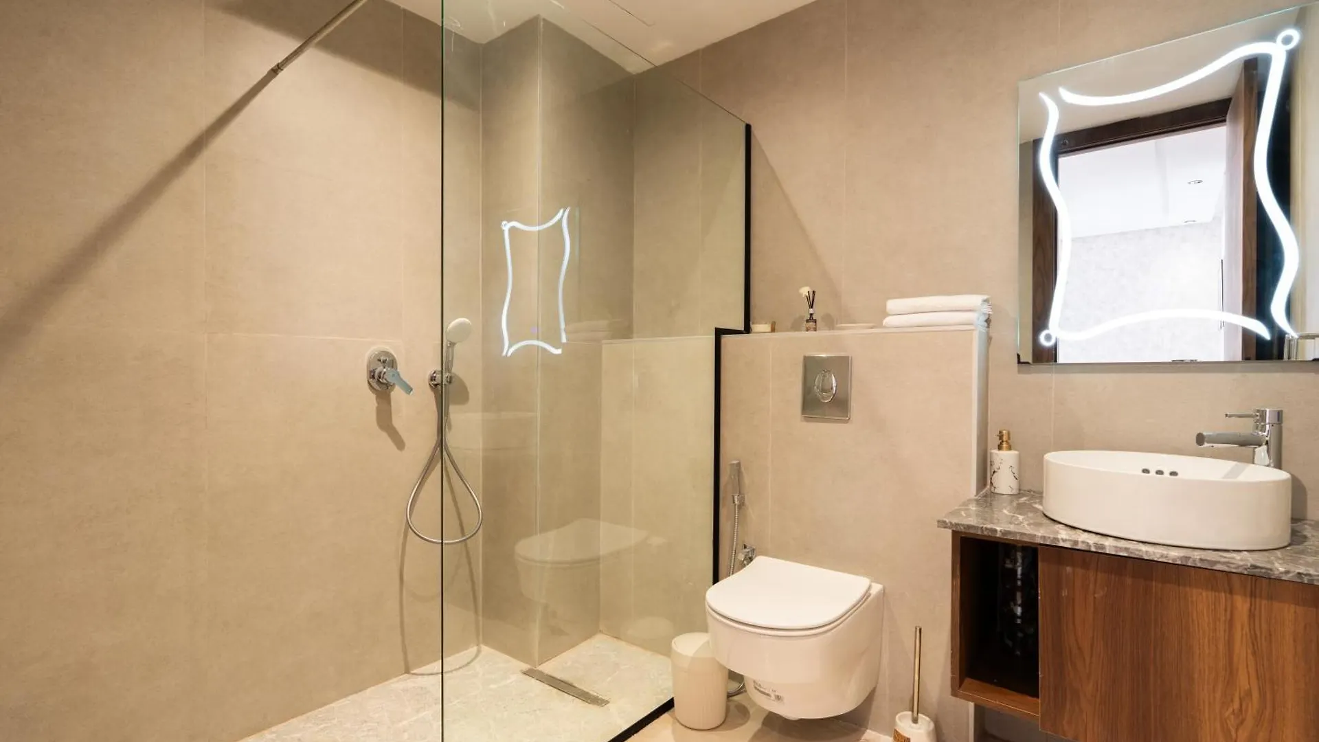 Apartment Cozy Studio, Maarif Balcony & Private Parking Casablanca