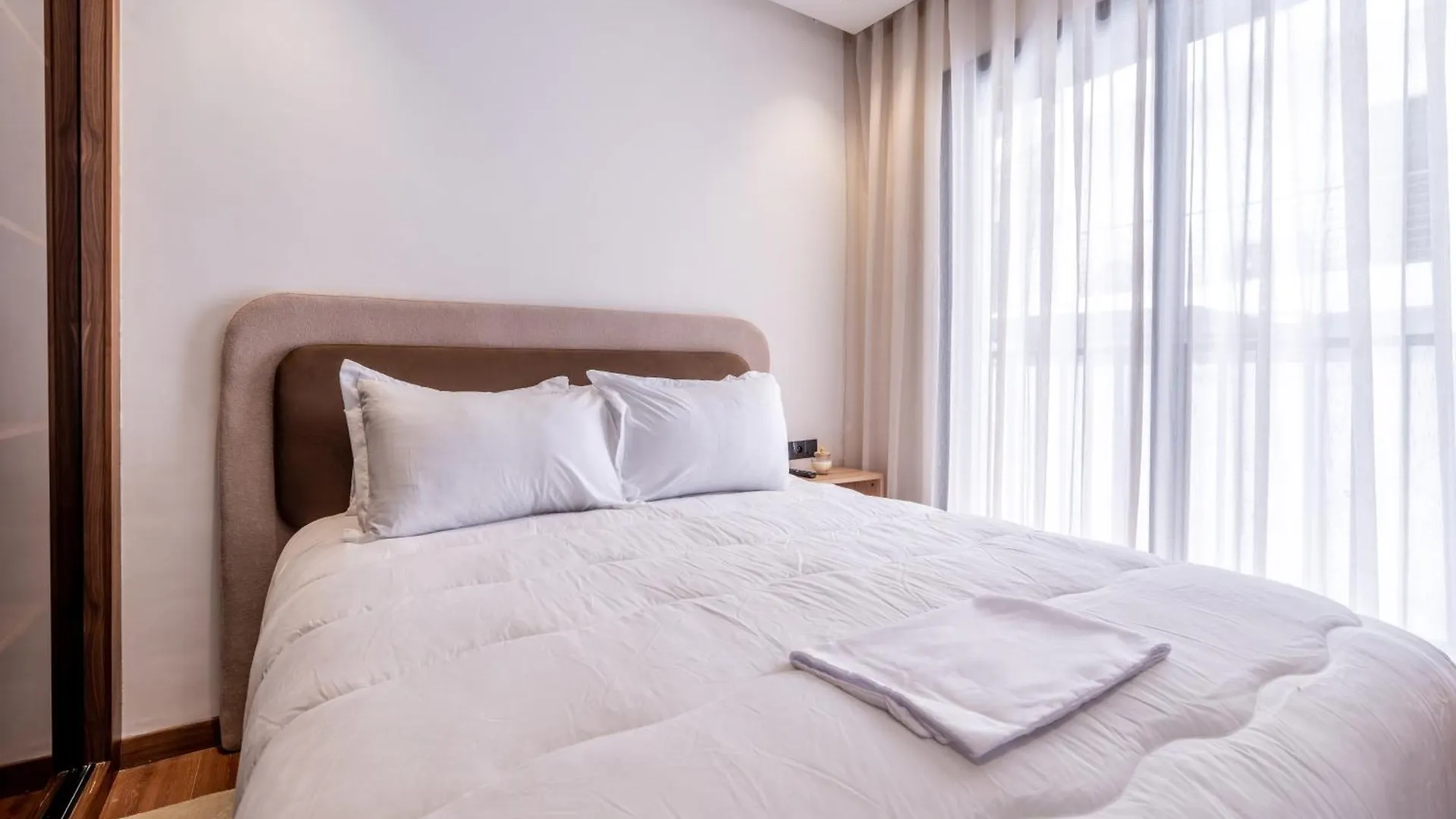 Cozy Studio, Maarif Balcony & Private Parking Casablanca 0*,  Morocco