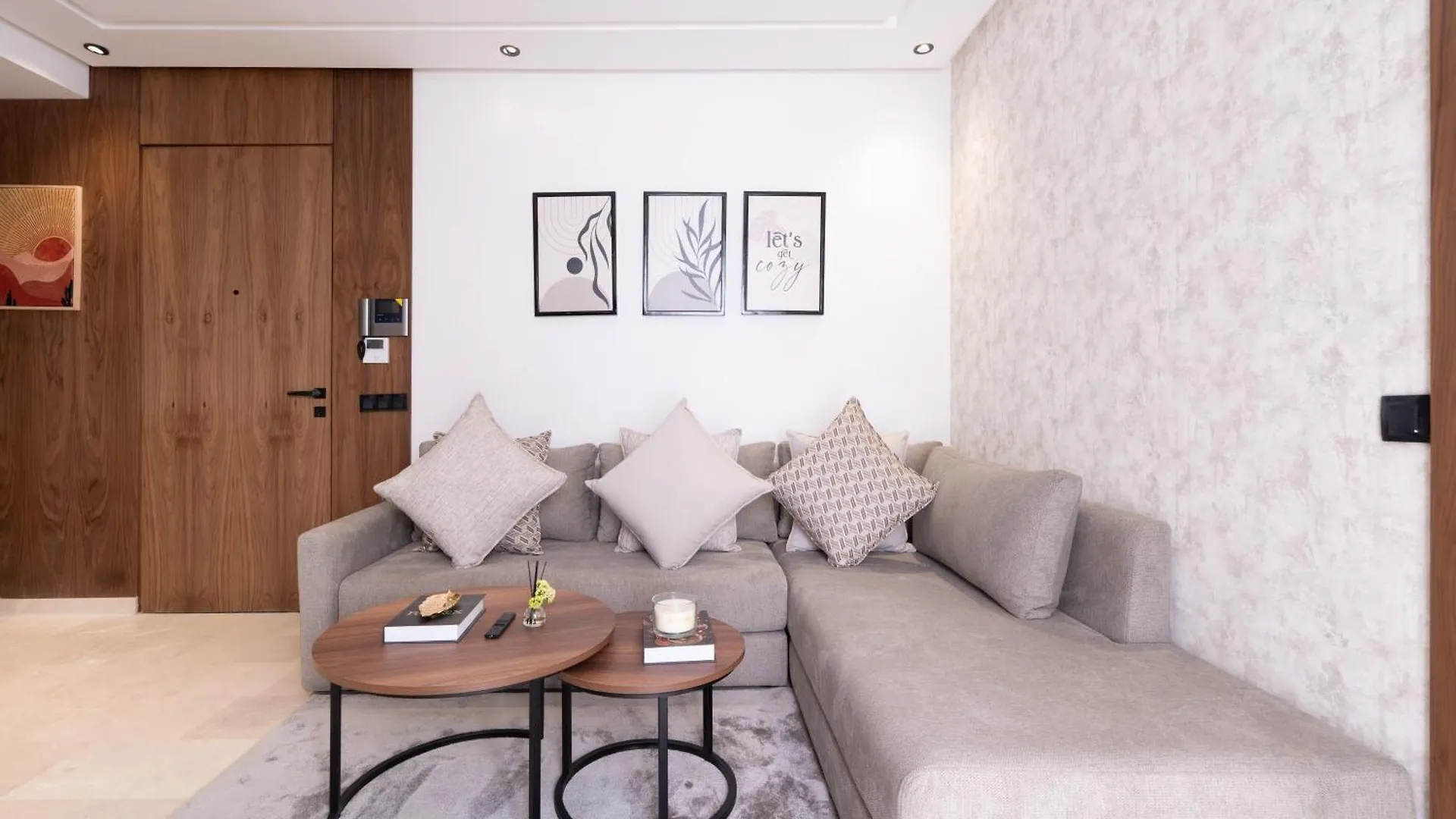 Cozy Studio, Maarif Balcony & Private Parking Casablanca Apartment
