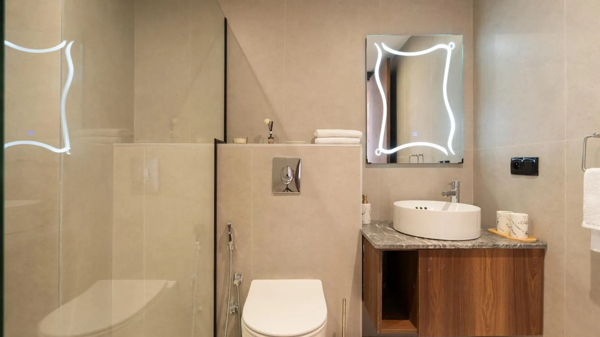 Cozy Studio, Maarif Balcony & Private Parking Casablanca